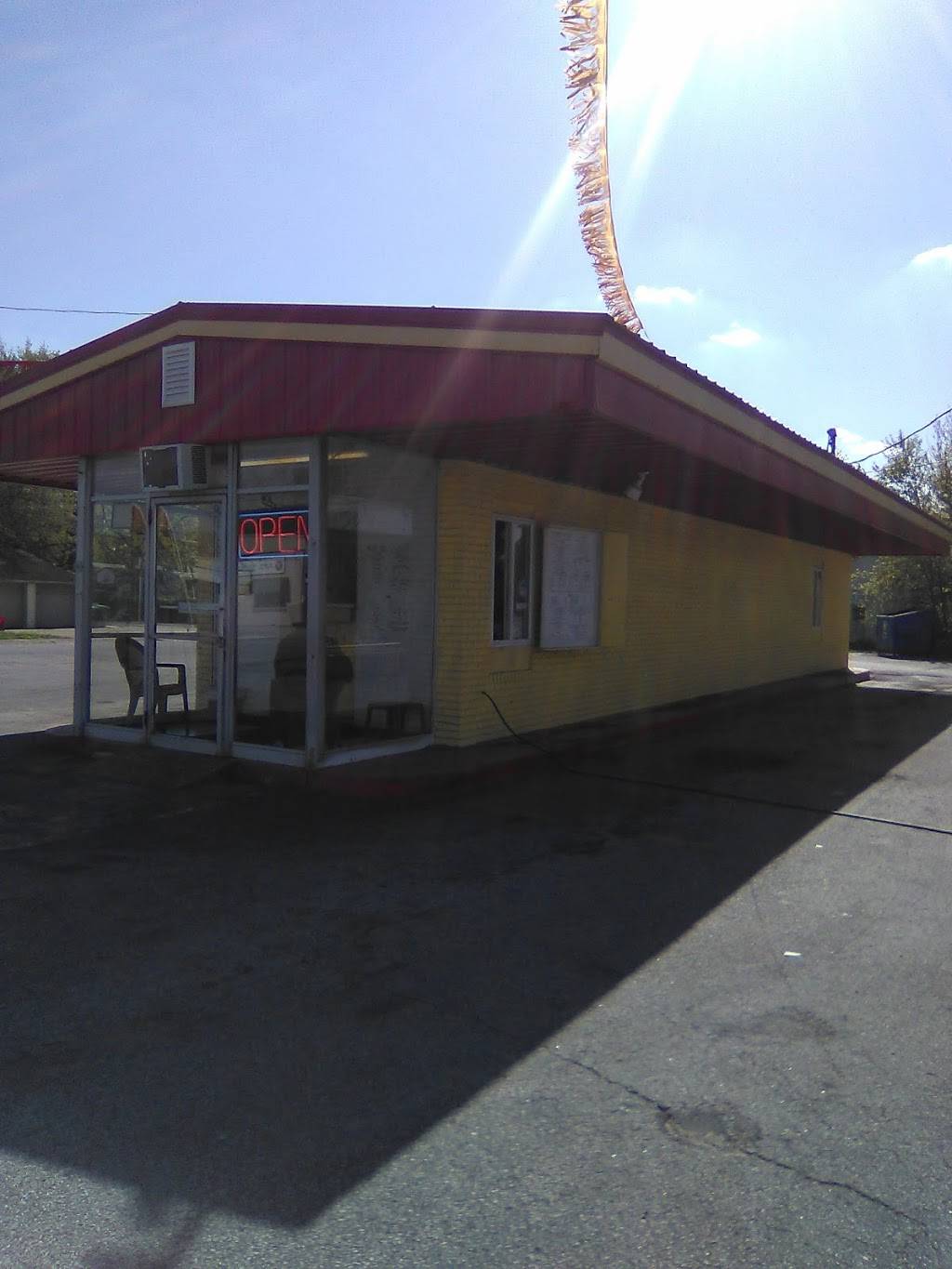 Burger Bank | restaurant | 1617 S Weinbach Ave, Evansville, IN 47714, USA | 8124752265 OR +1 812-475-2265