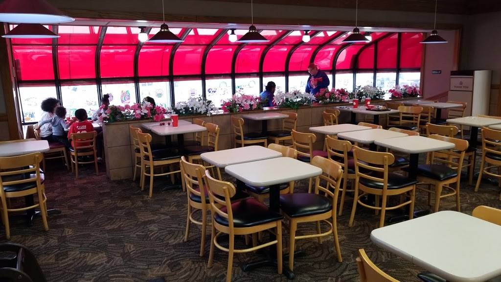 Wendys | restaurant | 3400 Sheridan Rd, Zion, IL 60099, USA | 8477463343 OR +1 847-746-3343