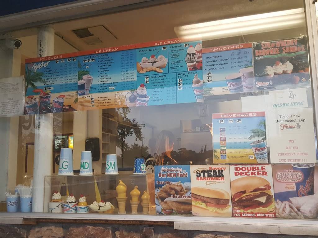 Fosters Freeze | restaurant | 906 E Pacheco Blvd, Los Banos, CA 93635, USA | 2098264195 OR +1 209-826-4195