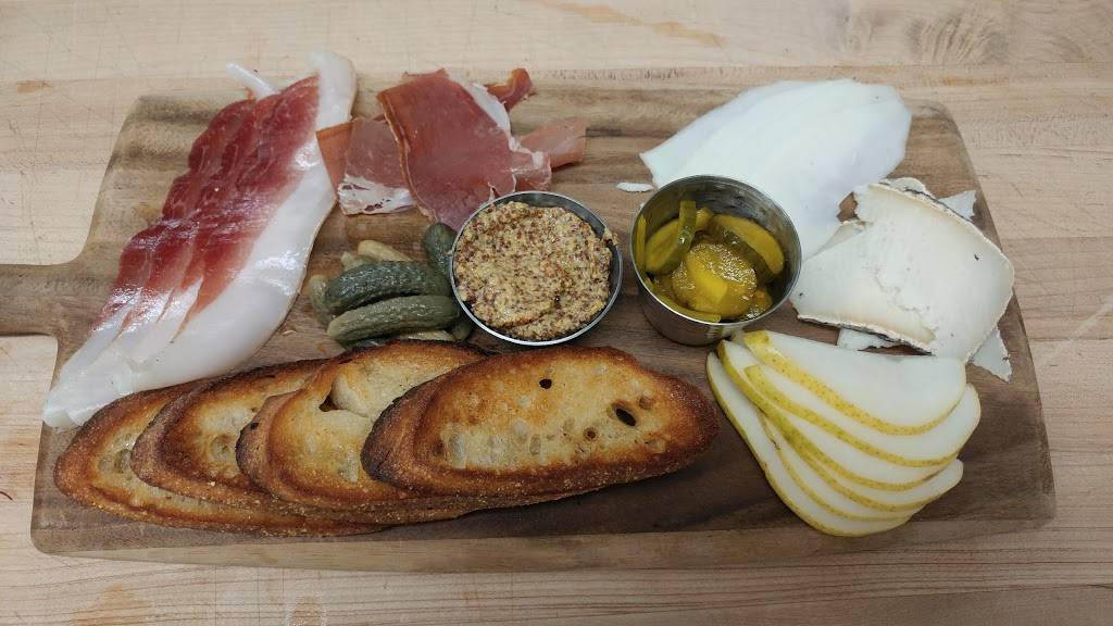 Town Meeting | restaurant | 2027 Massachusetts Ave, Lexington, MA 02421, USA | 7813016655 OR +1 781-301-6655