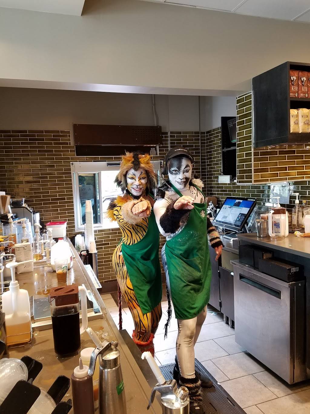 Starbucks | cafe | 916 E Innes St, Salisbury, NC 28144, USA | 7046361402 OR +1 704-636-1402