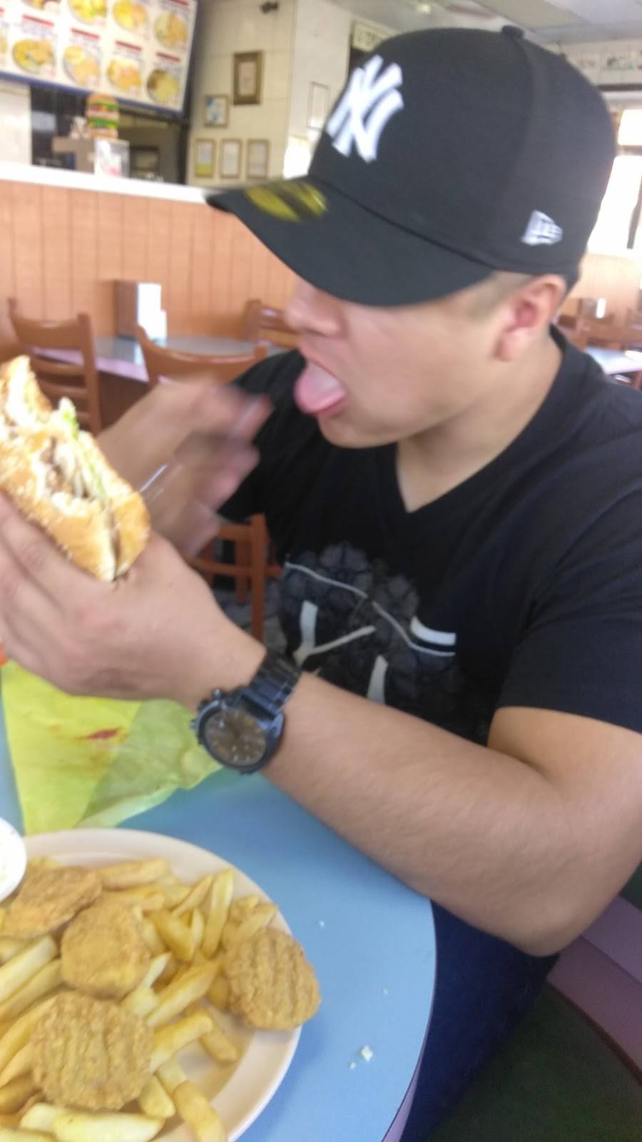 Toms Original Super Burgers | restaurant | 201 W Foothill Blvd, Rialto, CA 92376, USA | 9098202354 OR +1 909-820-2354