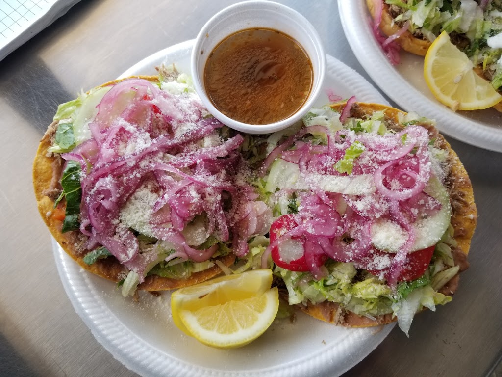 Cenaduria Y Taqueria Culiacan | restaurant | 101 E Panama Ln, Bakersfield, CA 93307, USA | 6615206652 OR +1 661-520-6652