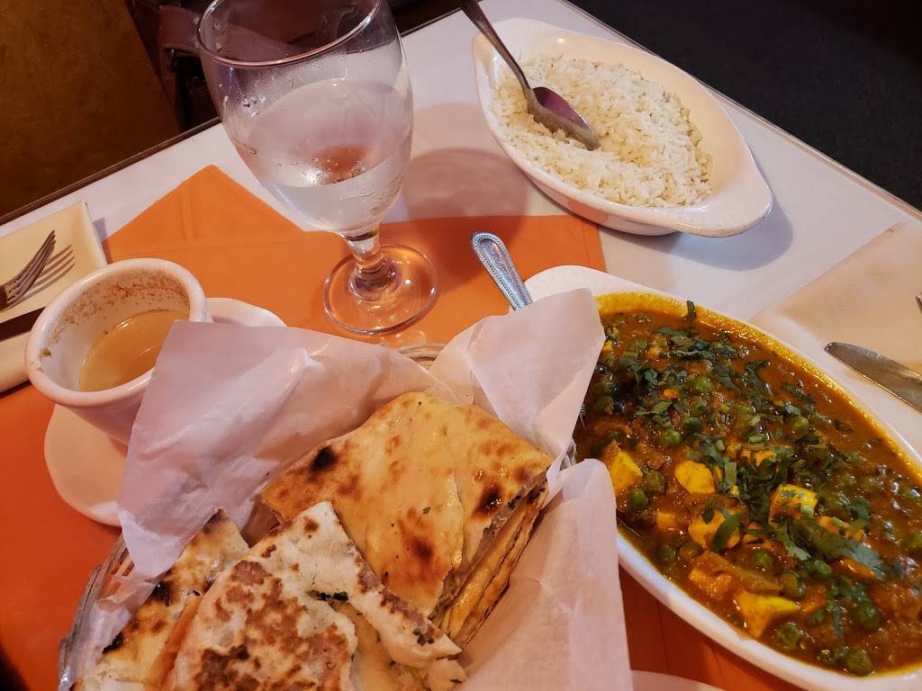 Tandoor Indian Restaurant | restaurant | 1301 E Franklin St # 100, Chapel Hill, NC 27514, USA | 9199676622 OR +1 919-967-6622