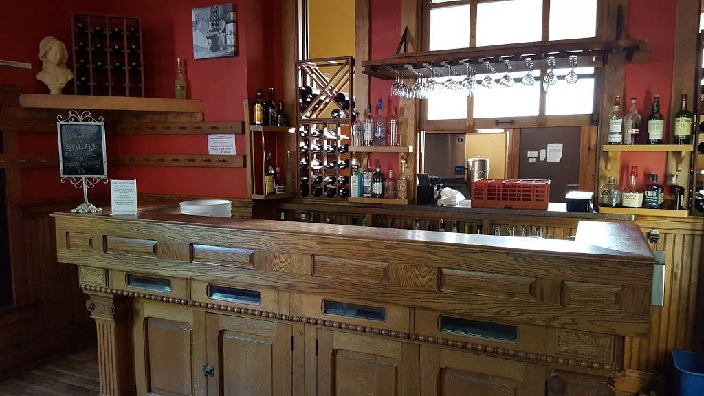 Lonzerottis Italian Restaurant | restaurant | 600 E State St, Jacksonville, IL 62650, USA | 2172437151 OR +1 217-243-7151