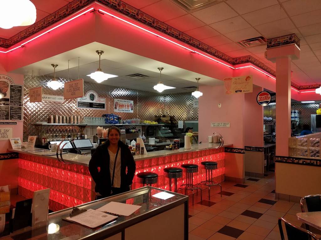 Cheeburger Cheeburger | restaurant | 14921 Shady Grove Rd # G, Rockville, MD 20850, USA | 3013099555 OR +1 301-309-9555