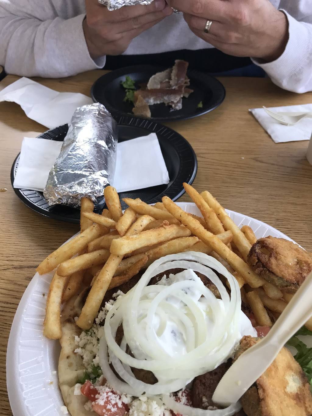 Santorini Grill | restaurant | 108 S Buckmarsh St, Berryville, VA 22611, USA | 5409558135 OR +1 540-955-8135