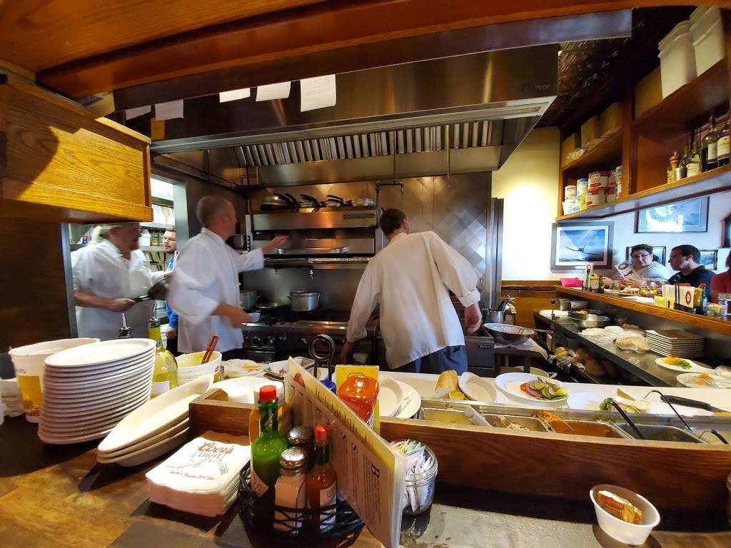 F Street Station | restaurant | 325 F St, Anchorage, AK 99501, USA | 9072725196 OR +1 907-272-5196