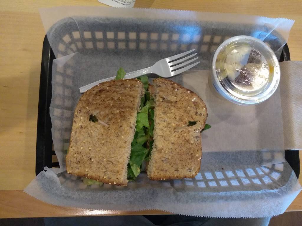 Tropical Smoothie Cafe | restaurant | 567 E Main St Unit B, Bay Shore, NY 11706, USA | 6319695636 OR +1 631-969-5636