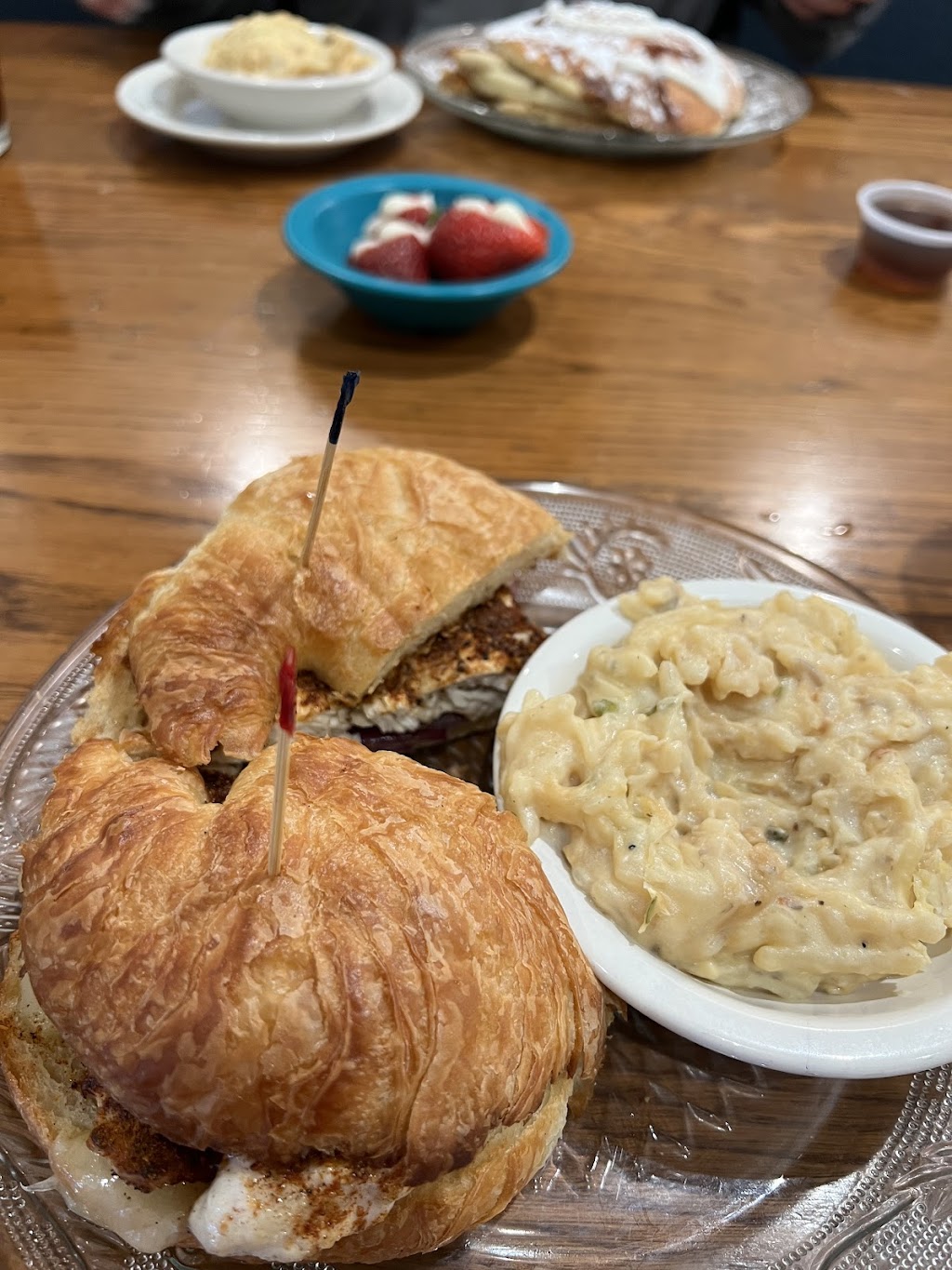 Goodness Gracious Restaurant and Catering | restaurant | 1430 Medical Center Pkwy #1a, Murfreesboro, TN 37129, USA | 6156037834 OR +1 615-603-7834