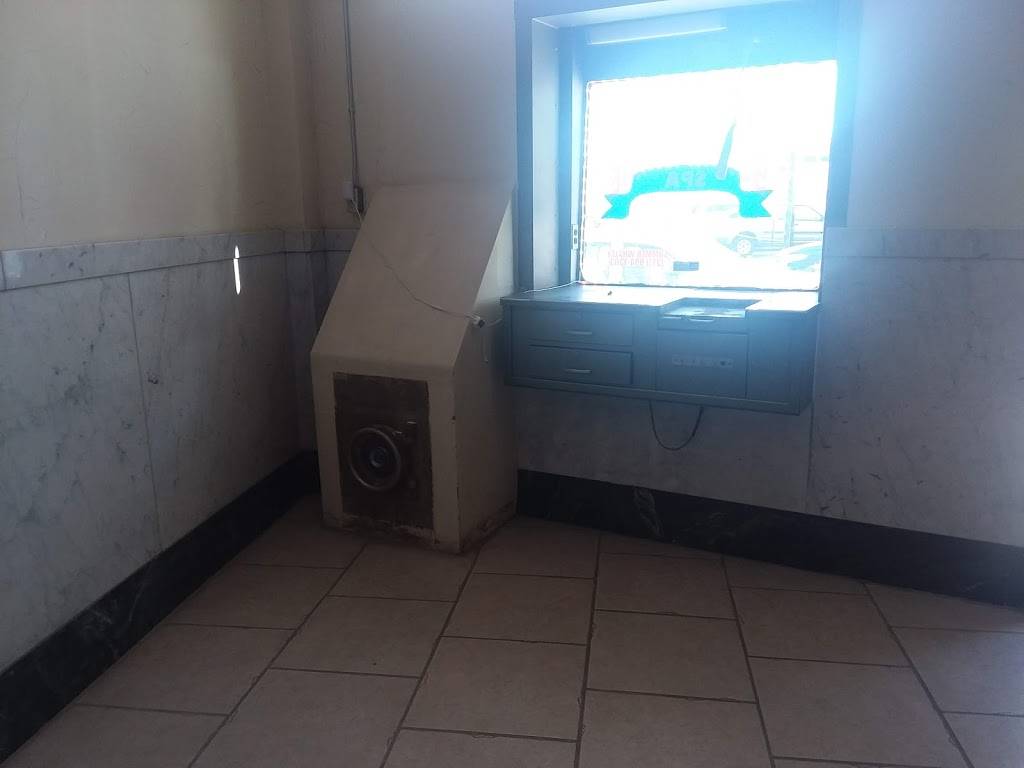 Reflections Family Restaurant | restaurant | 15 S Central Ave, Casey, IL 62420, USA | 2179320154 OR +1 217-932-0154