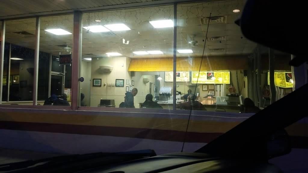 Little Golden Skillet | restaurant | 103 W Granville St, Windsor, NC 27983, USA | 2527943468 OR +1 252-794-3468