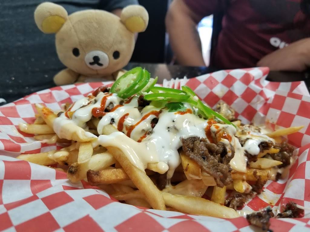 Corner Grille | restaurant | 8261 Sepulveda Blvd, Van Nuys, CA 91402, USA | 8188106396 OR +1 818-810-6396