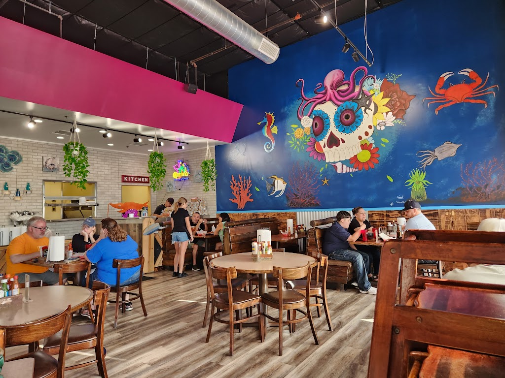 El Capitan Seafood and Grill | restaurant | 410 N Hillside St Suite 500, Wichita, KS 67214, USA | 3163399113 OR +1 316-339-9113