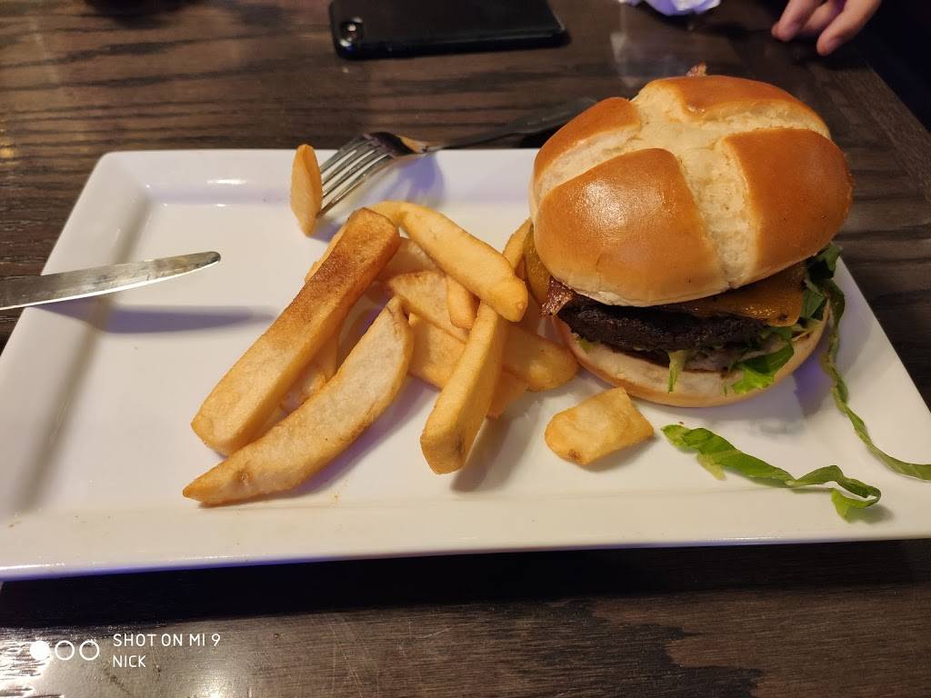 Red Robin Gourmet Burgers and Brews | restaurant | 1002 Outlet Collection Way SW, Auburn, WA 98001, USA | 2538046550 OR +1 253-804-6550