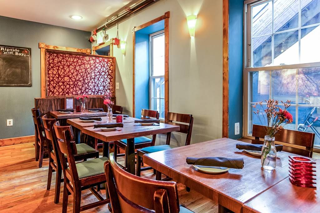 Riptide By The Bay | restaurant | 1718 Thames St, Baltimore, MD 21231, USA | 4434385943 OR +1 443-438-5943