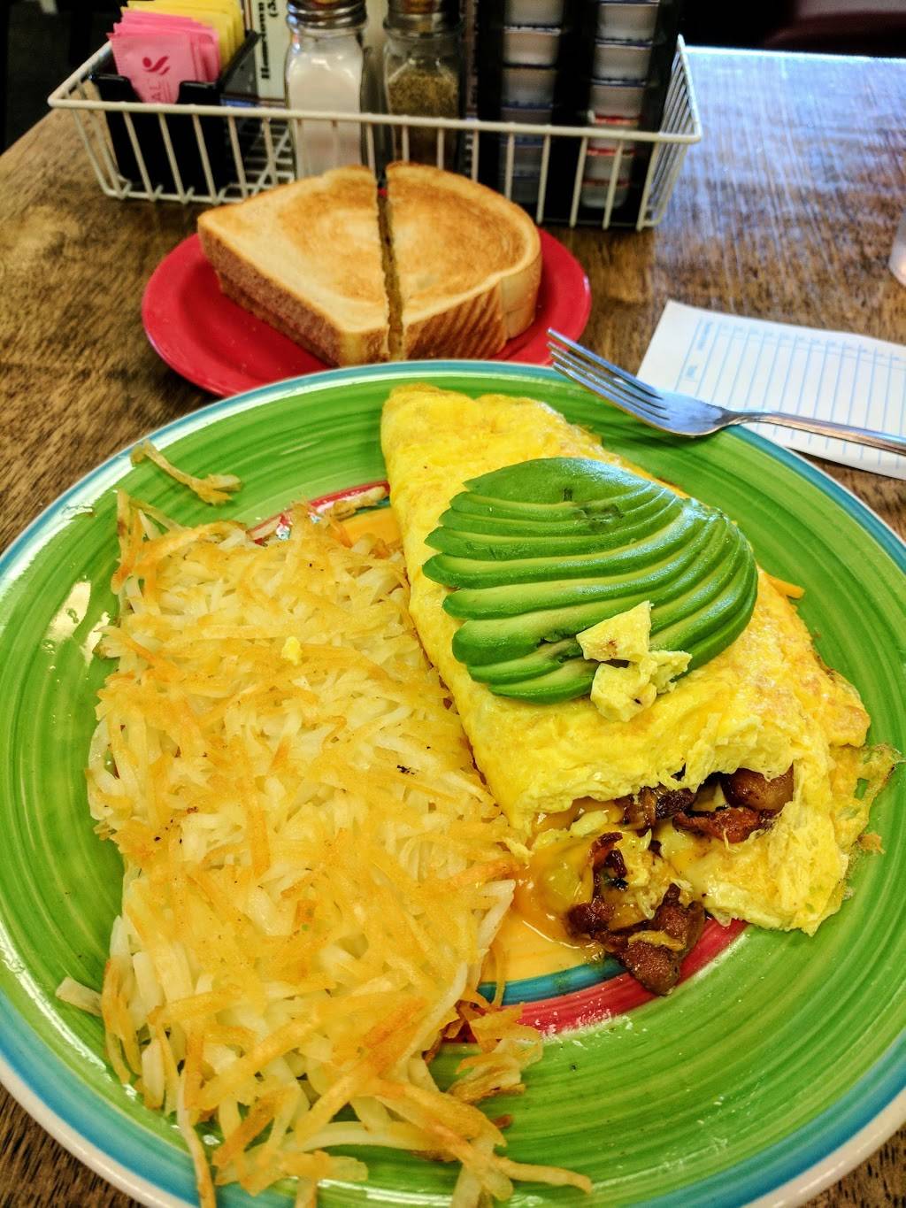 McBrayers Hometown Cafe | restaurant | 1081 Solano St # A, Corning, CA 96021, USA | 5308244383 OR +1 530-824-4383