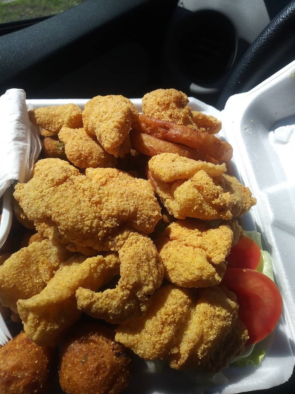 Brads Burgers | restaurant | 105 W 6th St, Lampasas, TX 76550, USA | 5125563144 OR +1 512-556-3144