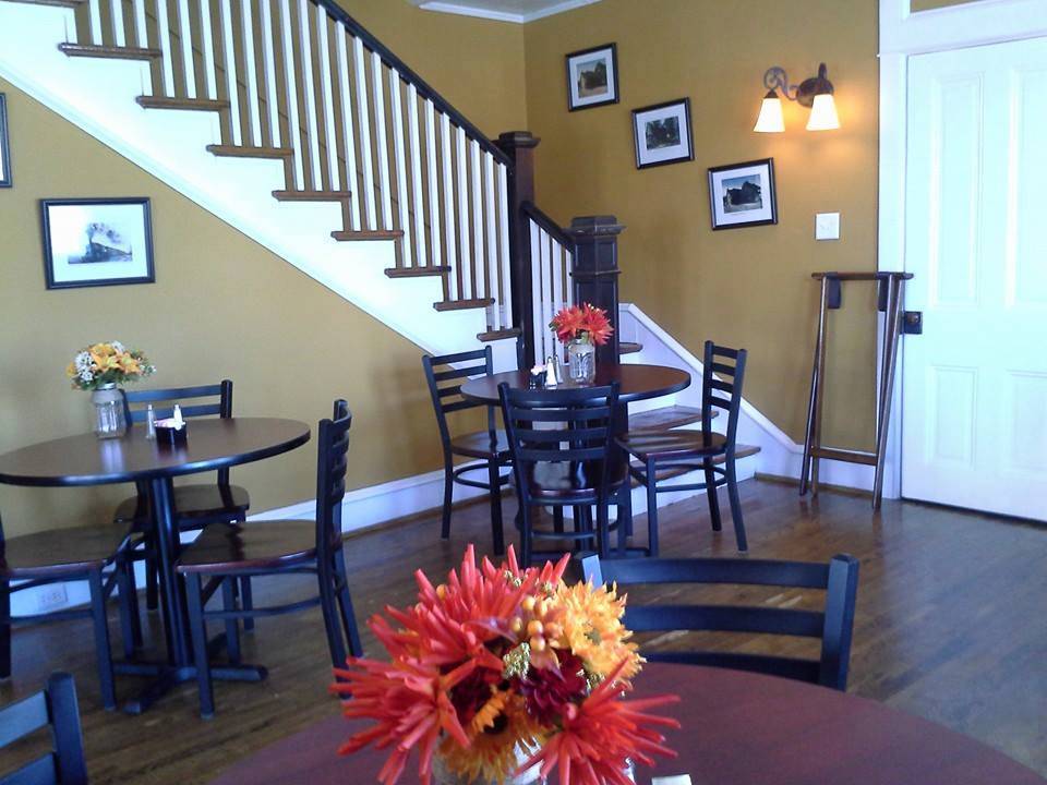 White Swan | restaurant | 1264 E Newport Rd, Lititz, PA 17543, USA | 7176264444 OR +1 717-626-4444