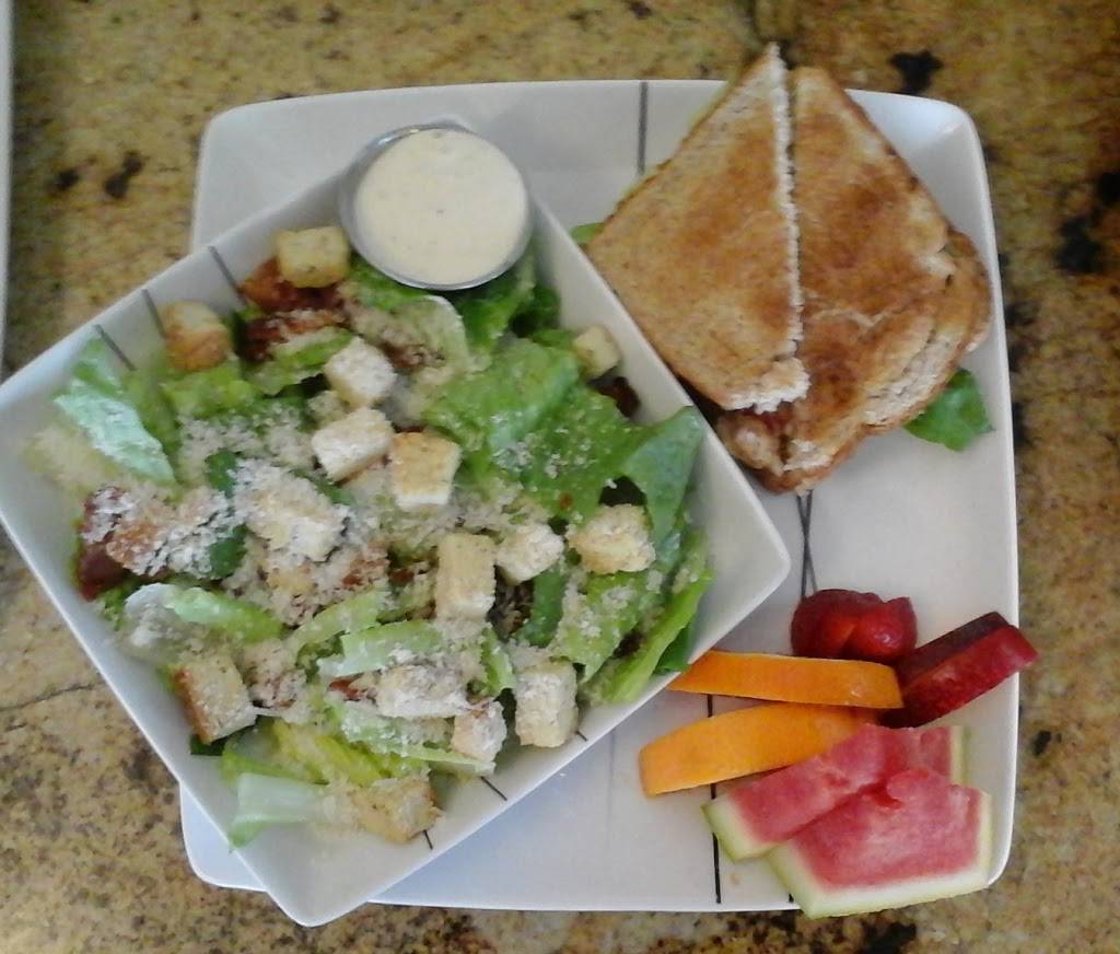 Club Il Cavallino | restaurant | 9420 Tecumseh Rd E, Windsor, ON N8R 1A2, Canada | 5199792937 OR +1 519-979-2937