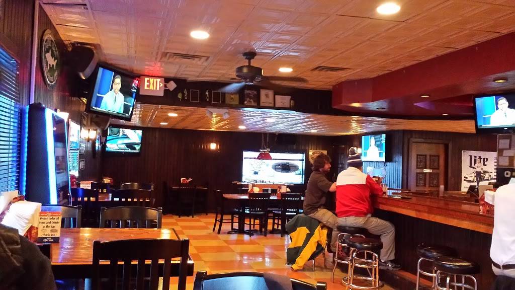 Legend Larrys | restaurant | 2035 University Ave, Green Bay, WI 54302, USA | 9204357000 OR +1 920-435-7000