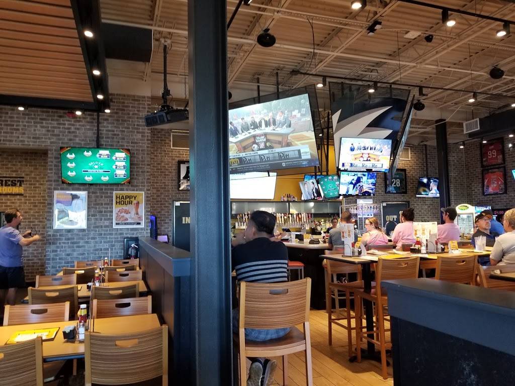 Buffalo Wild Wings | restaurant | 4594 Tropea Way, Jacksonville, FL 32246, USA | 9048079565 OR +1 904-807-9565