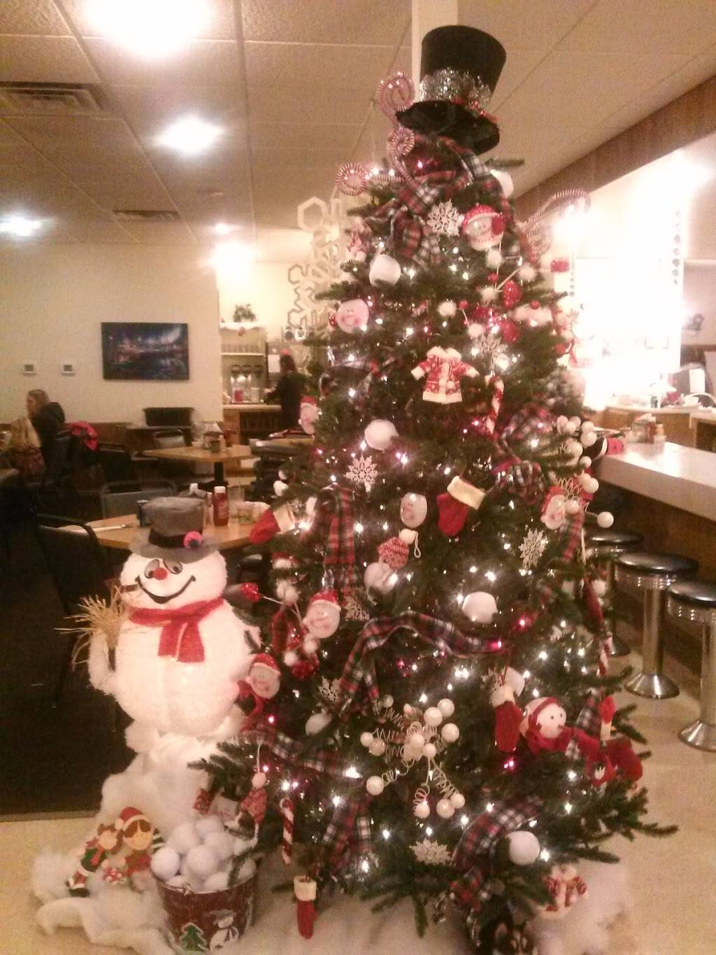 Village Kitchen | restaurant | 101 Old Orchard Ave, Casco, WI 54205, USA | 9208377333 OR +1 920-837-7333