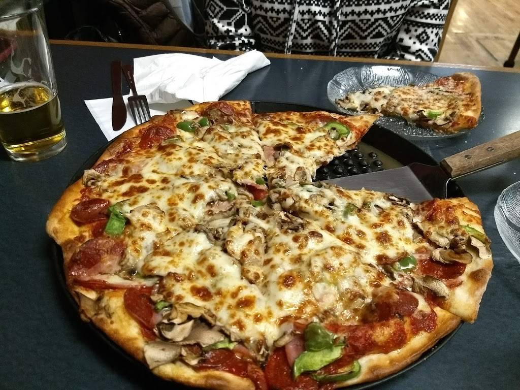 Jaspares Pizza & Italian Food | restaurant | 111 S Main St, Vicksburg, MI 49097, USA | 2696493975 OR +1 269-649-3975