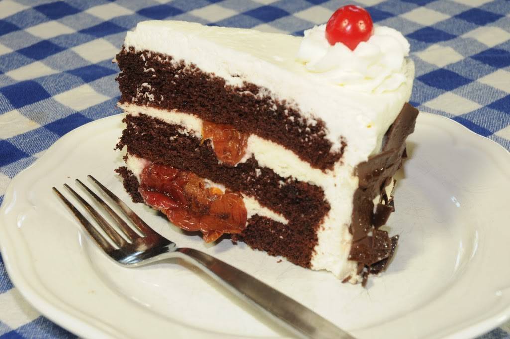 Black Forest Inn | restaurant | 1 E 26th St, Minneapolis, MN 55404, USA | 6128720812 OR +1 612-872-0812