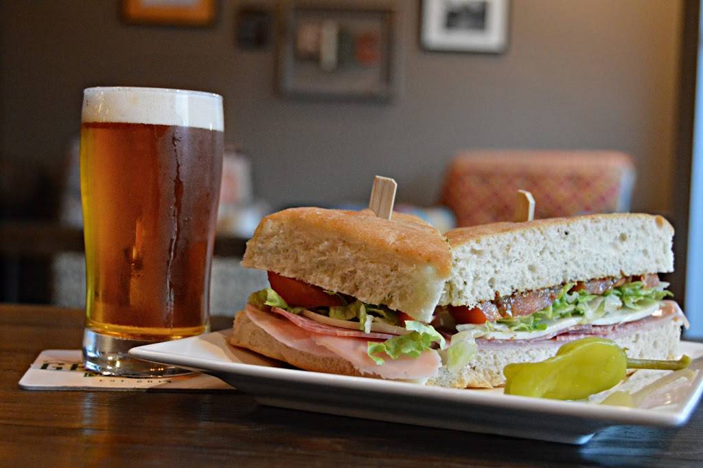 Geneseo Brewing Co. | restaurant | 102 S State St, Geneseo, IL 61254, USA | 3099451422 OR +1 309-945-1422