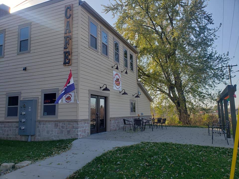 Schindoggies The Cardinals Nest | restaurant | 1710 Commercial St, Bangor, WI 54614, USA | 6087801871 OR +1 608-780-1871