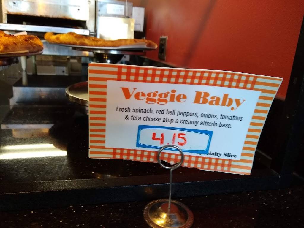 Schmizza Pub & Grub | restaurant | 628 NE Broadway, Portland, OR 97232, USA | 5035179981 OR +1 503-517-9981