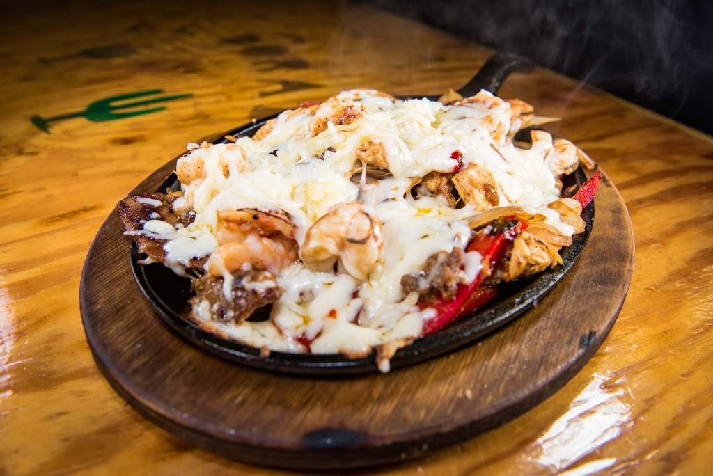 Los Reyes Market and Restaurant Collinsville | restaurant | 69 W Main St, Collinsville, AL 35961, USA | 2565242298 OR +1 256-524-2298