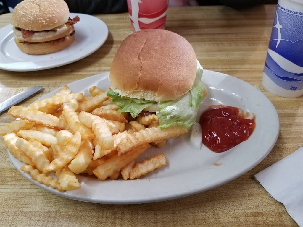 Hilltop Drive-In | restaurant | 705 W Main St, Cambridge City, IN 47327, USA | 7654785880 OR +1 765-478-5880