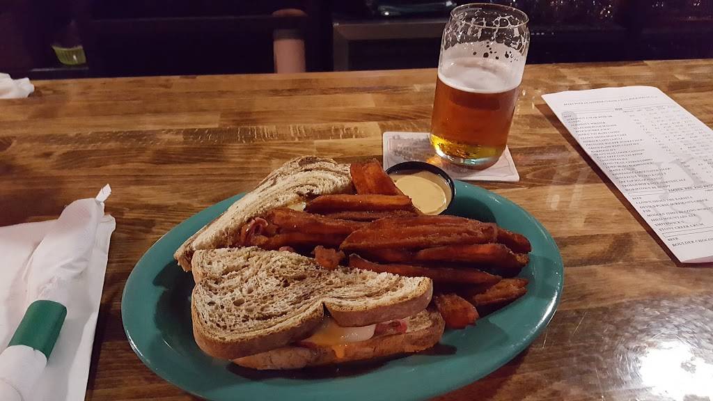 Flynns Irish Pub | restaurant | 2240 State Rd, Plymouth, MA 02360, USA | 5088880041 OR +1 508-888-0041