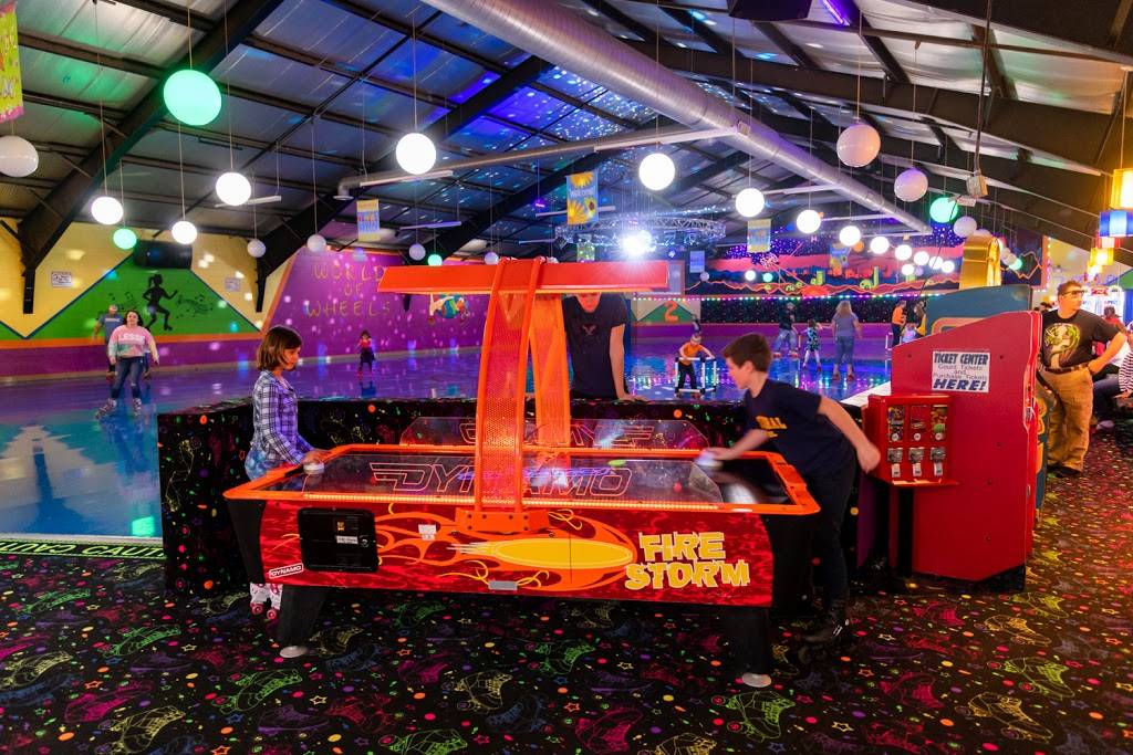 World of Wheels Skate Center | meal takeaway | 1218 Oakes Ave, Superior, WI 54880, USA | 7153921031 OR +1 715-392-1031