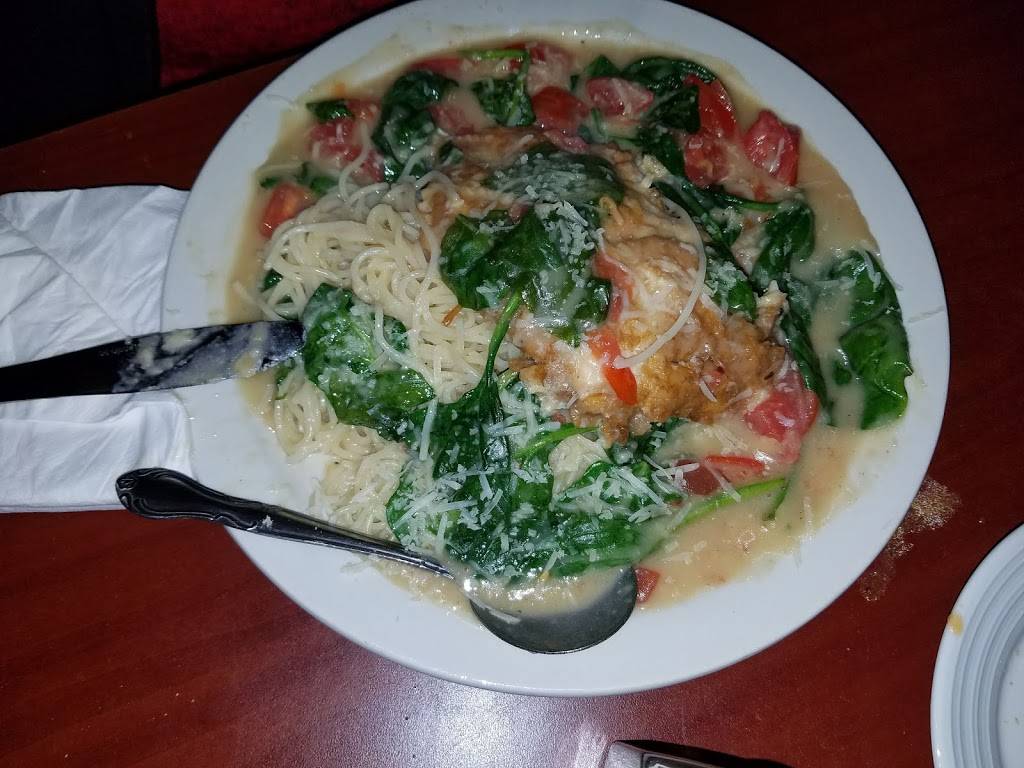 Riccardos | restaurant | 11783 US-441, Belleview, FL 34420, USA | 3526935828 OR +1 352-693-5828