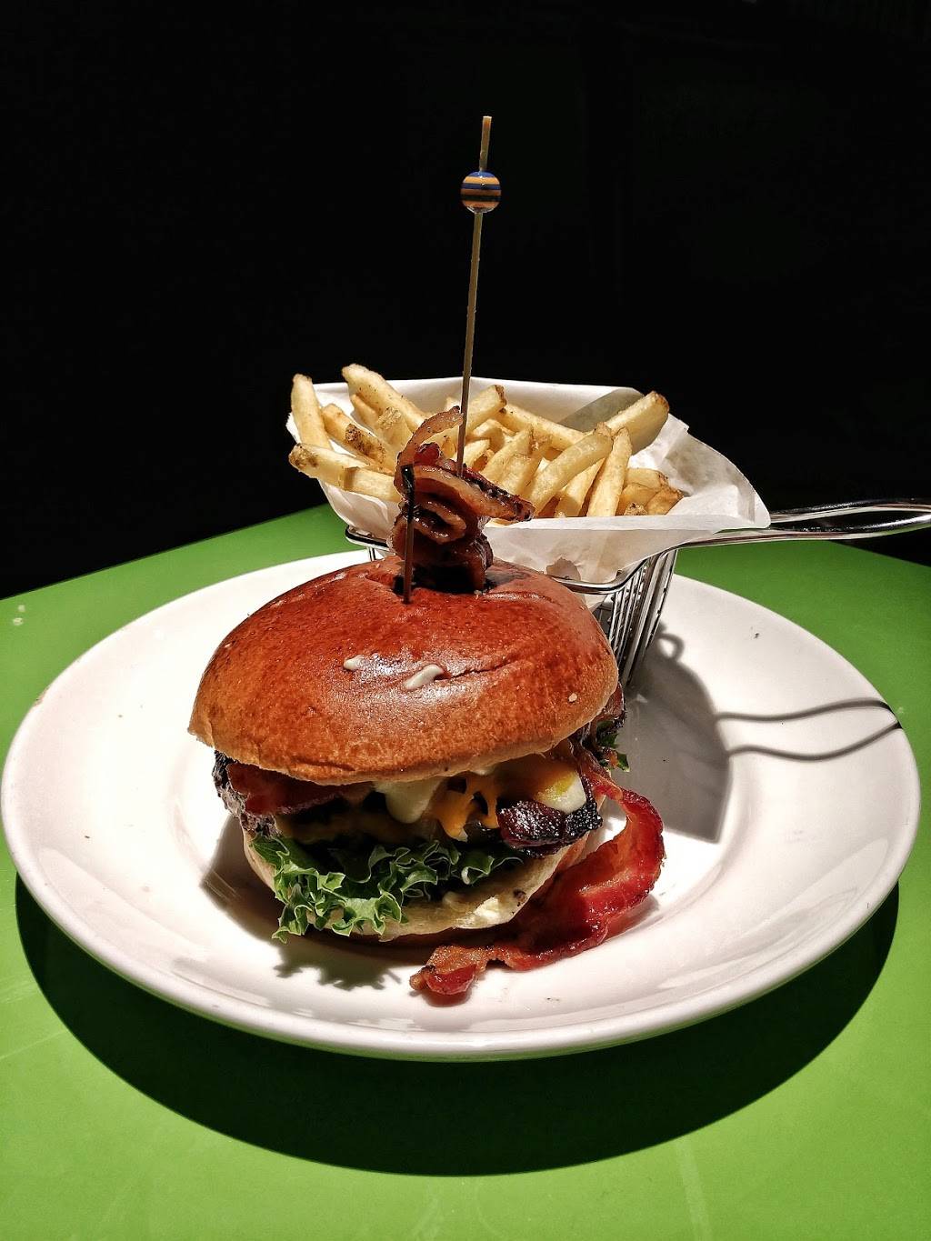 Dave & Busters | restaurant | 13499 S Cleveland Ave Ste 400, Fort Myers, FL 33907, USA | 2392643000 OR +1 239-264-3000