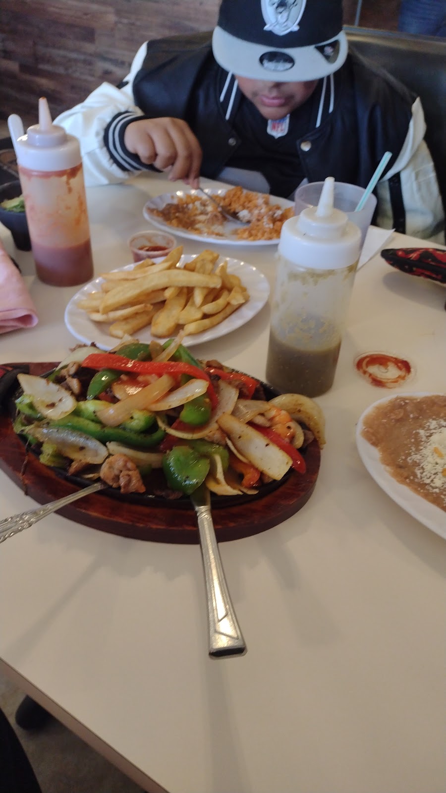 Joses Birrieria | restaurant | 2619 S El Dorado St, Stockton, CA 95206, USA | 2096168406 OR +1 209-616-8406