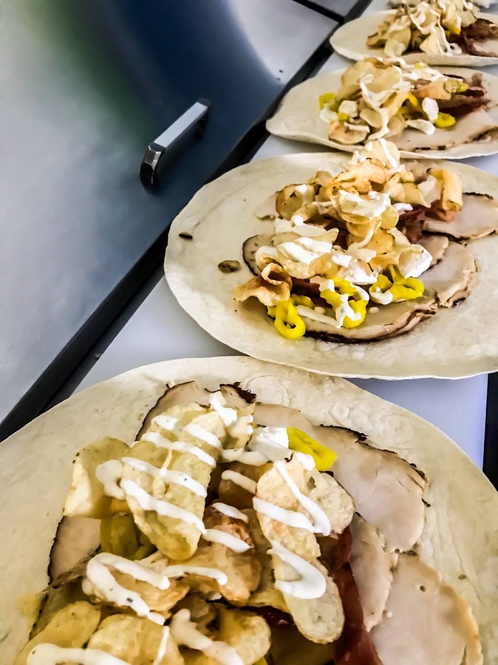 Cowabunga | restaurant | 254 Robinson St, Wakefield, RI 02879, USA | 4012279333 OR +1 401-227-9333