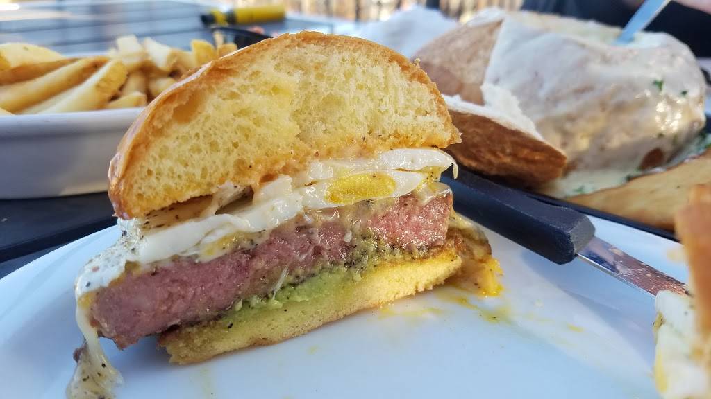 Slaters 50/50 | restaurant | 2817 Greenville Ave, Dallas, TX 75206, USA | 2148880158 OR +1 214-888-0158