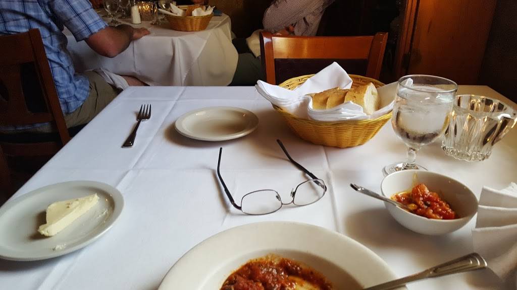 Sinatras | restaurant | 945 Kenmore Ave, Kenmore, NY 14223, USA | 7168779419 OR +1 716-877-9419