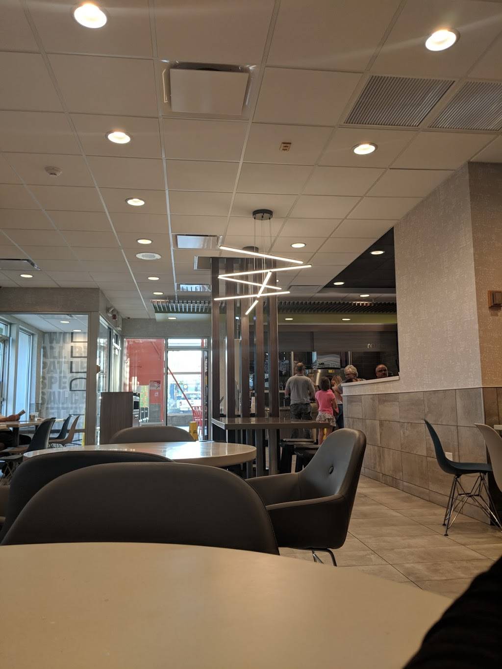 McDonalds | cafe | 1888 S Wadsworth Blvd, Lakewood, CO 80226, USA | 3037637500 OR +1 303-763-7500