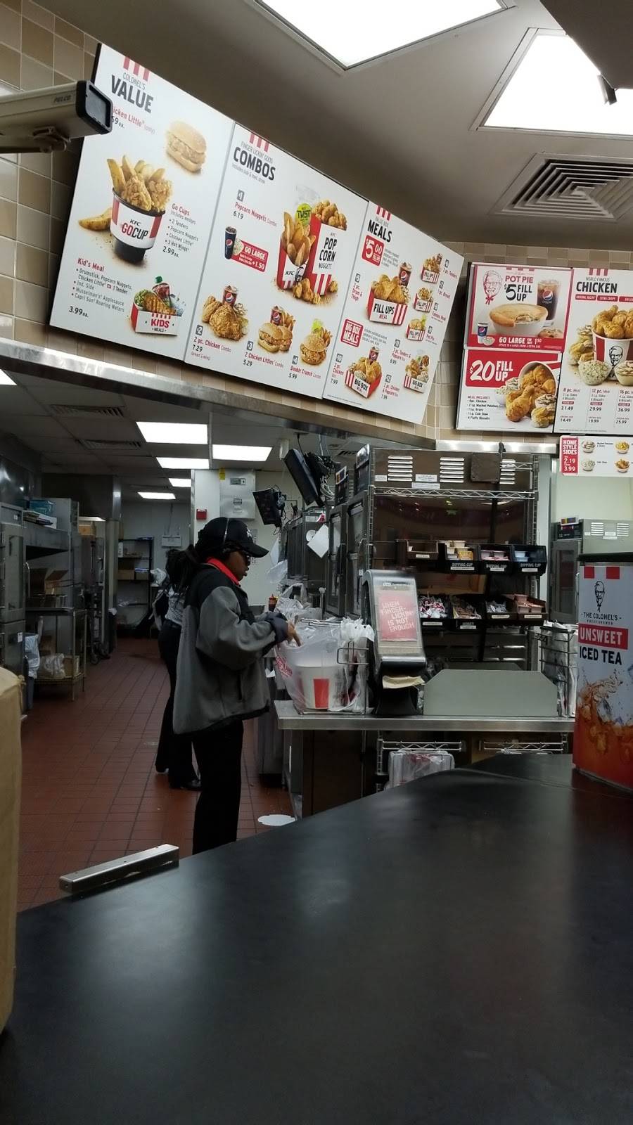 KFC | restaurant | 818 W Main St, West Dundee, IL 60118, USA | 8474284749 OR +1 847-428-4749