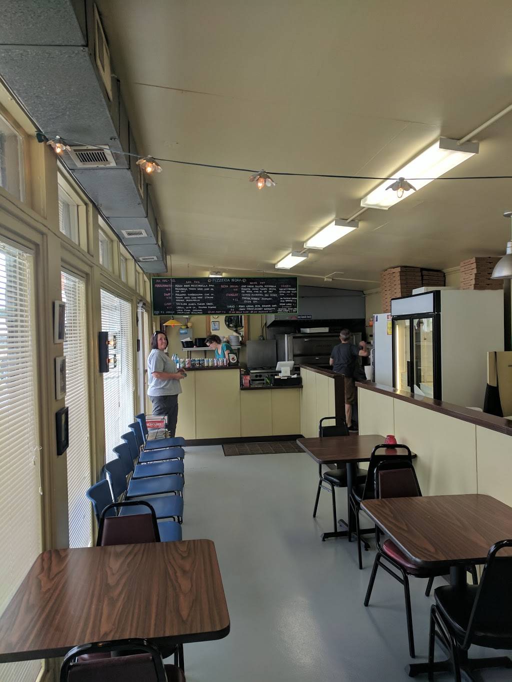 Pizzeria Nora | restaurant | 2400 N Central St, Knoxville, TN 37917, USA | 4237370760 OR +1 423-737-0760