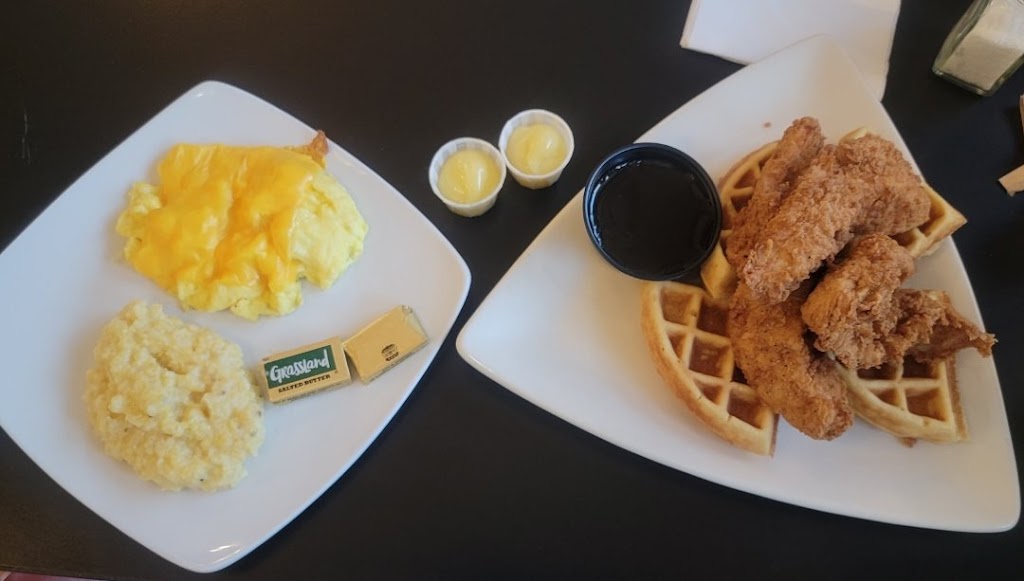 Red Door | restaurant | 3701 Cantrell Rd, Little Rock, AR 72202, USA | 5016668482 OR +1 501-666-8482