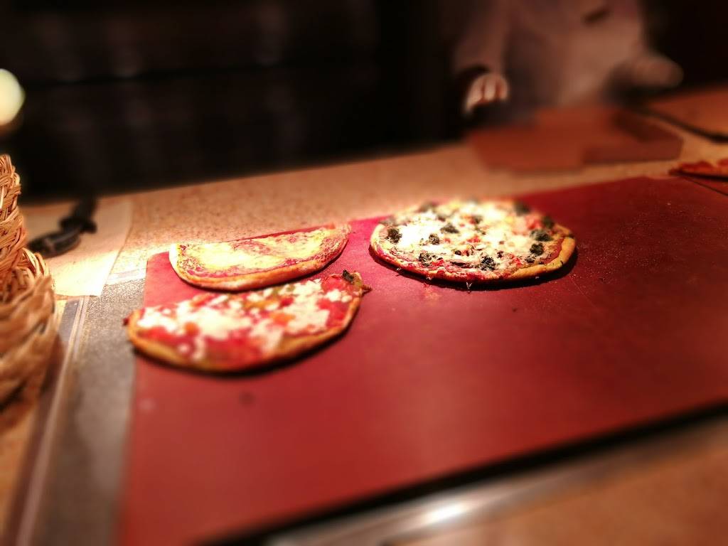 Sopraffina Marketcaffe | restaurant | 200 E Randolph St, Chicago, IL 60601, USA | 3127299200 OR +1 312-729-9200