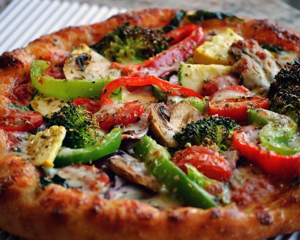 Ginas Pizza | restaurant | 420 Iris Ave, Corona Del Mar, CA 92625, USA | 9496731121 OR +1 949-673-1121