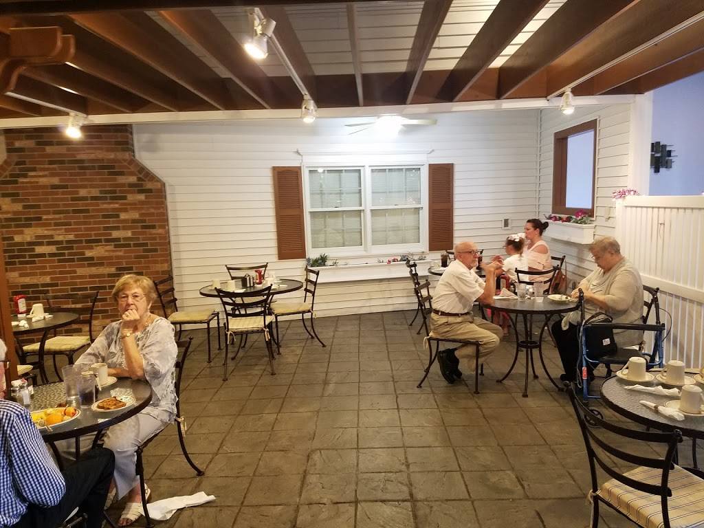 Angels House Of Pancakes | restaurant | 510 W Lincoln Ave, Goshen, IN 46526, USA | 5749715038 OR +1 574-971-5038