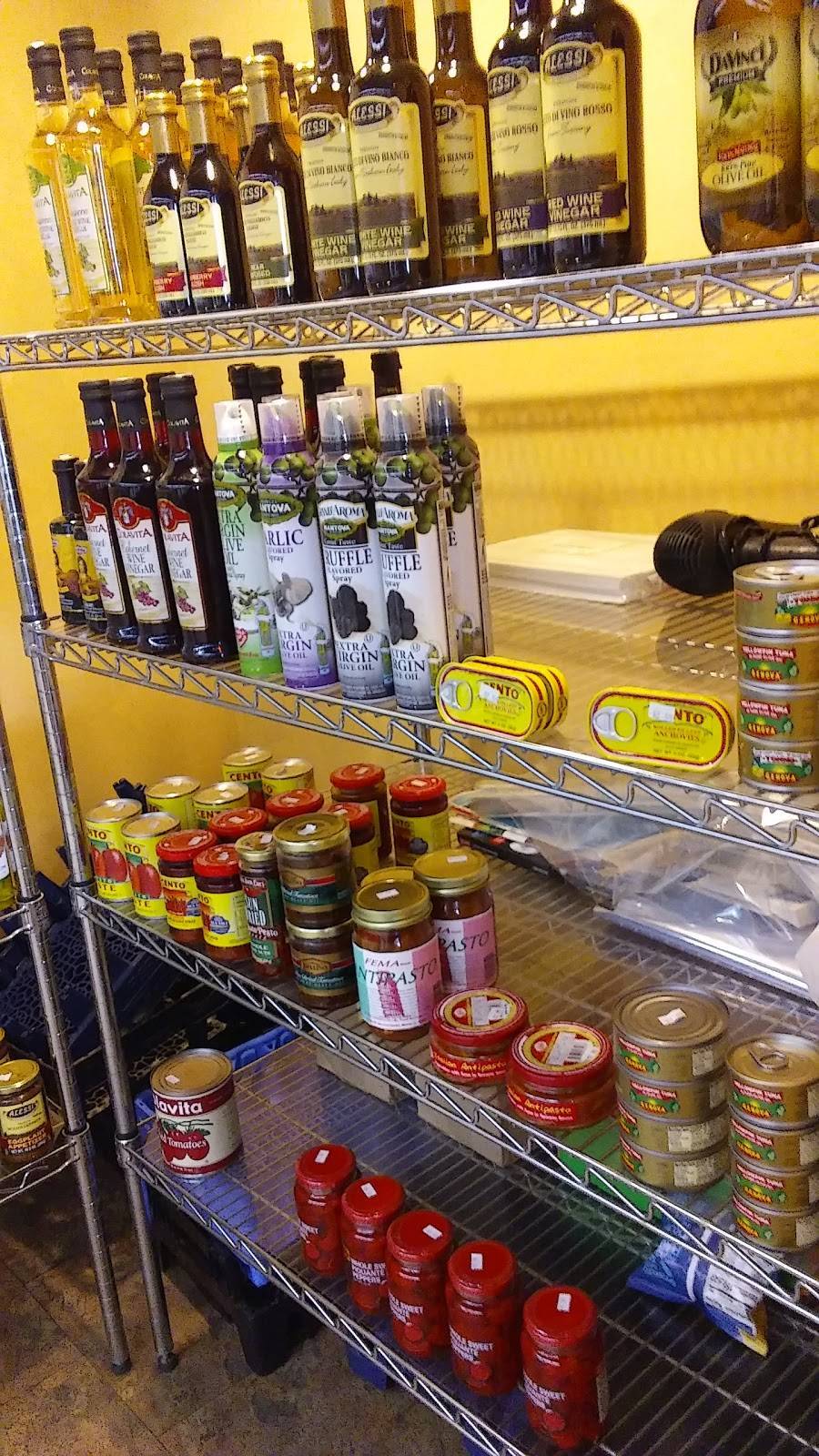 Louies P&R | restaurant | 120 E Walnut St, Herrin, IL 62948, USA | 6189423394 OR +1 618-942-3394